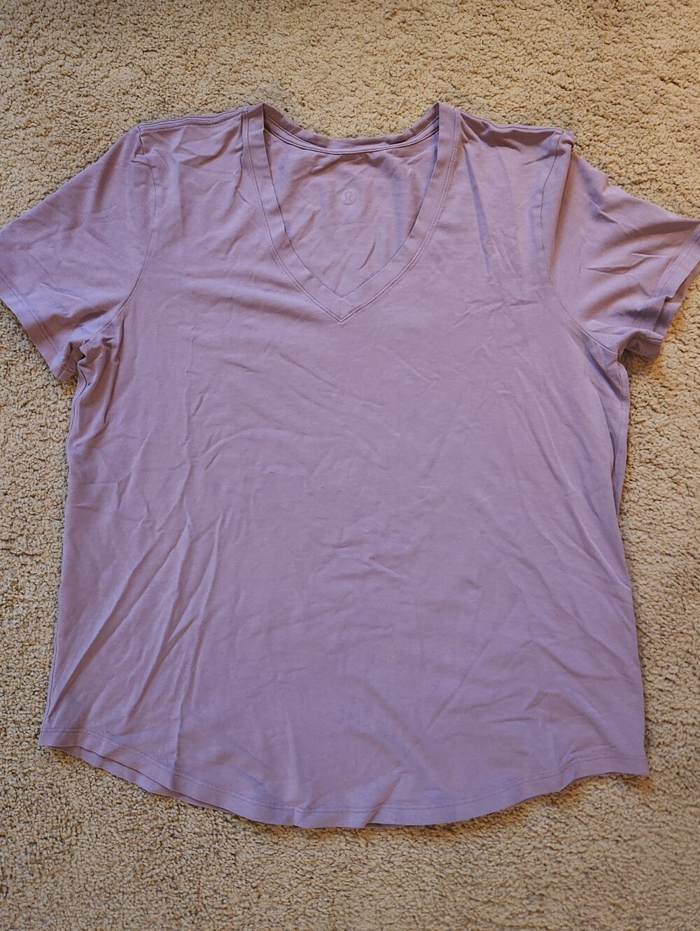 lululemon athletica Lavender V-Neck Short Sleeve Tee Size 10